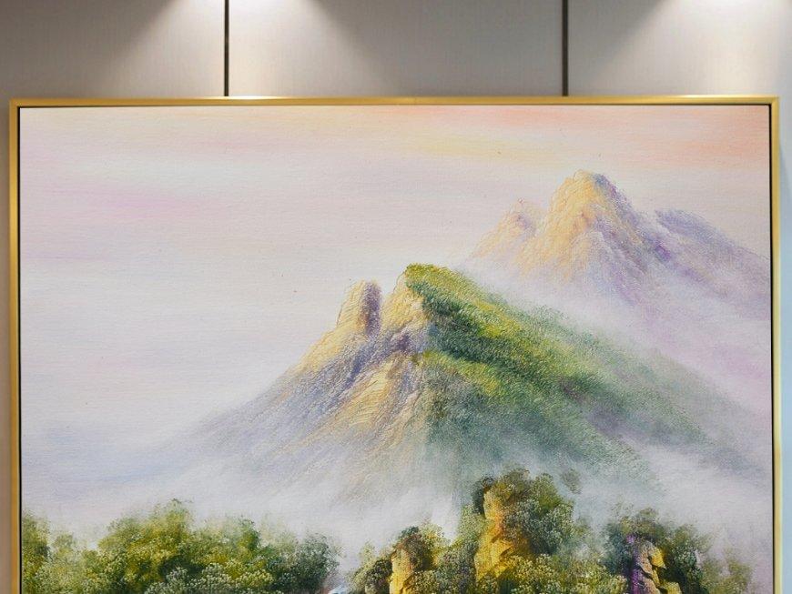 “中美日韩四国高中生毕业去向及职业准备比较研究”显示：中国高中生更想做对社会有贡献的工作